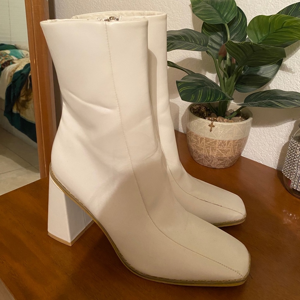 White booties Leather